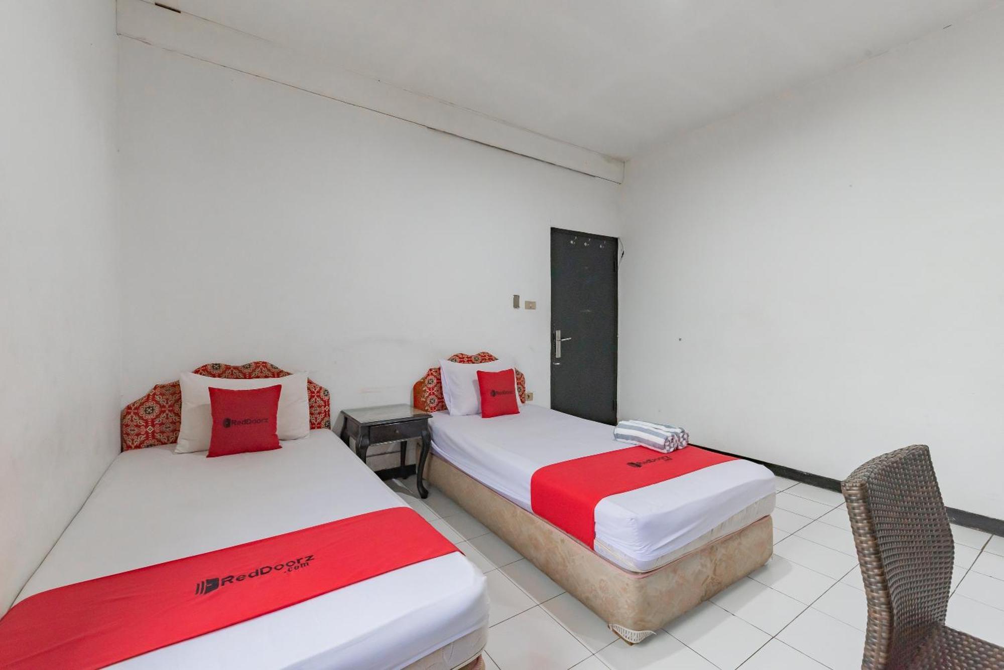 Reddoorz Near Taman Kota Lapang Merdeka Sukabumi Exteriör bild